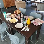 לינה וארוחת בוקר 't Merthoes 4*